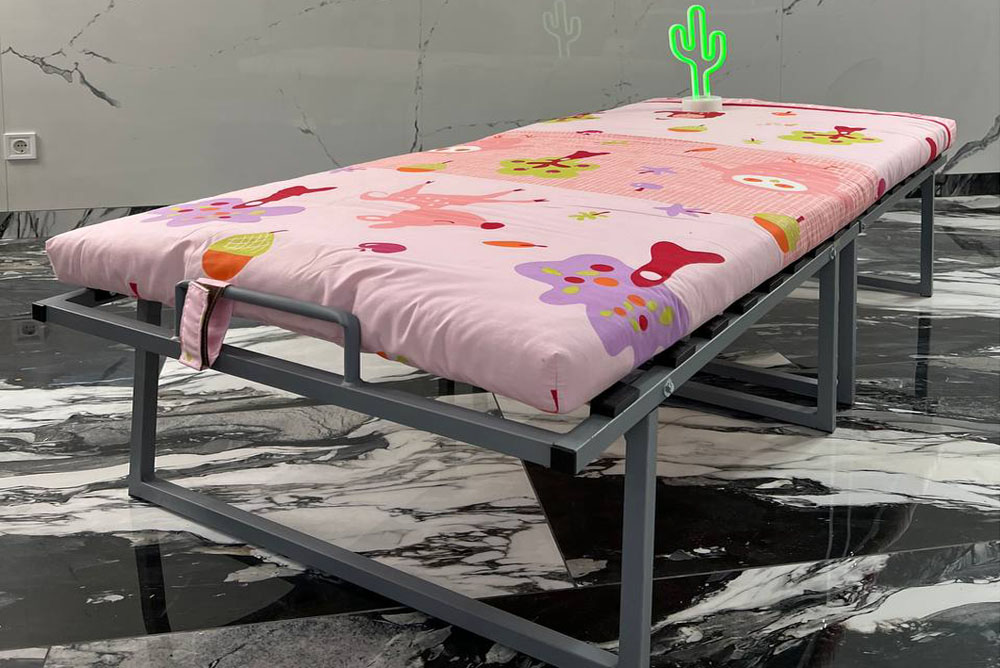 Раскладушка с металокаркасом и матрасом Cactus